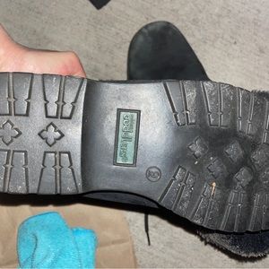 COBBIE CUDDLERS. Size 9US